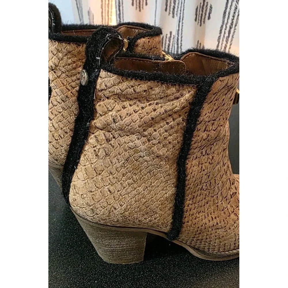 Rutz Walk in Cork Tan Cork Ankle Bootie‎ Fashion Side Zip 7 Woman EUC